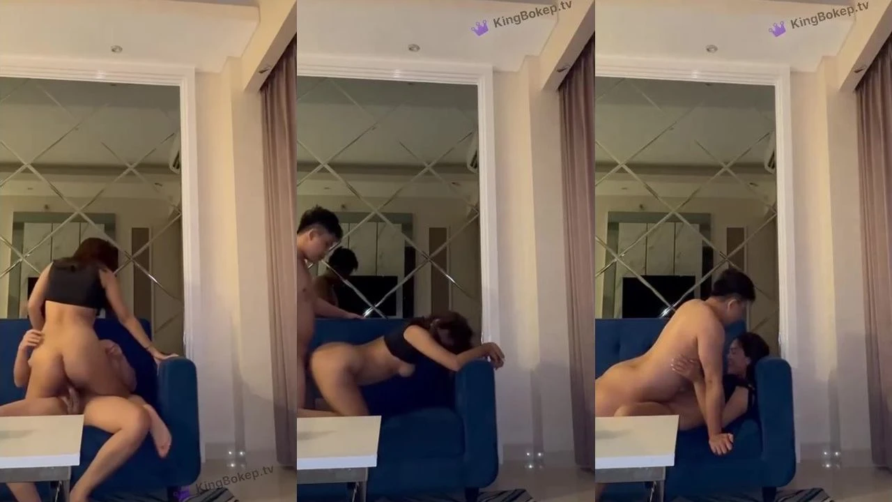 Video Nesya 1 - Doggy di Sofa Biru