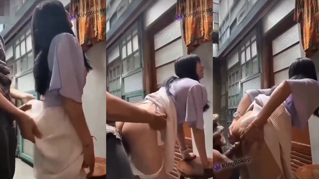 Video Terpaksa Nungging Karena Ayank Lagi Sange